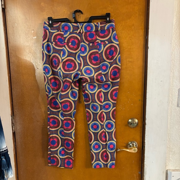 Anthropologie slim print pants. Size 8 - Picture 4 of 8